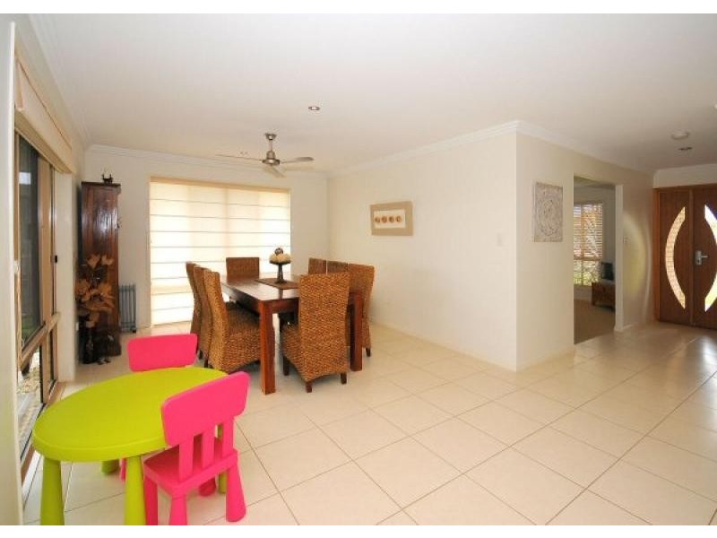 11 Teresa Street, Nikenbah QLD 4655