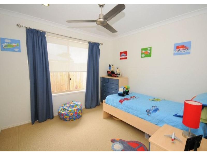 11 Teresa Street, Nikenbah QLD 4655