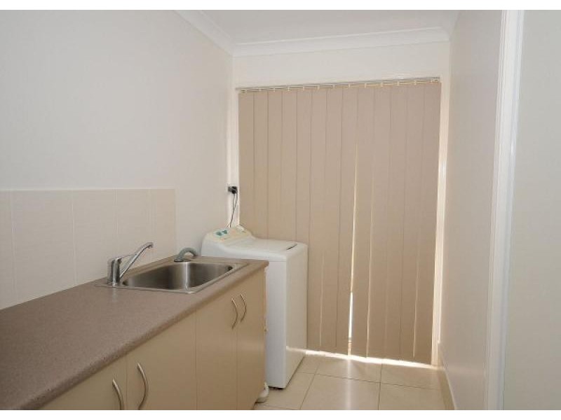 11 Teresa Street, Nikenbah QLD 4655