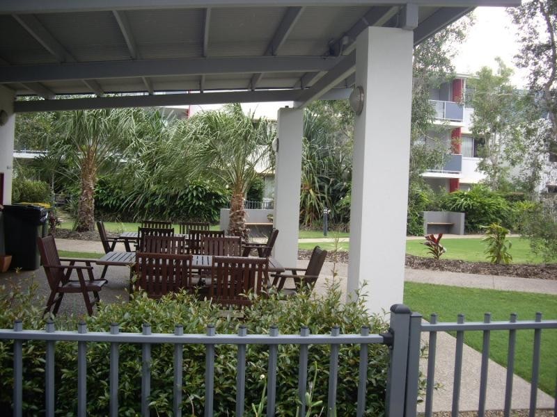 Unit 12/68 Pulgul Street, Urangan QLD 4655