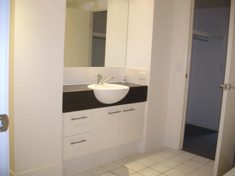 Unit 12/68 Pulgul Street, Urangan QLD 4655