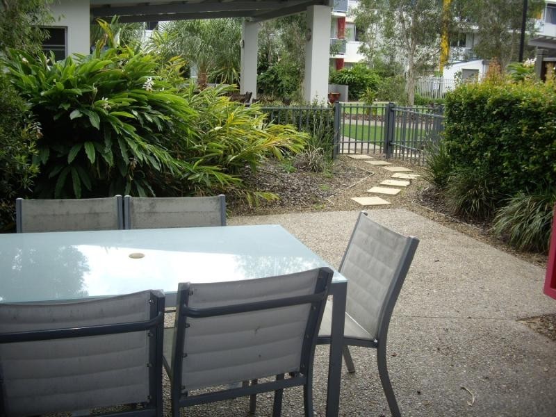 Unit 12/68 Pulgul Street, Urangan QLD 4655