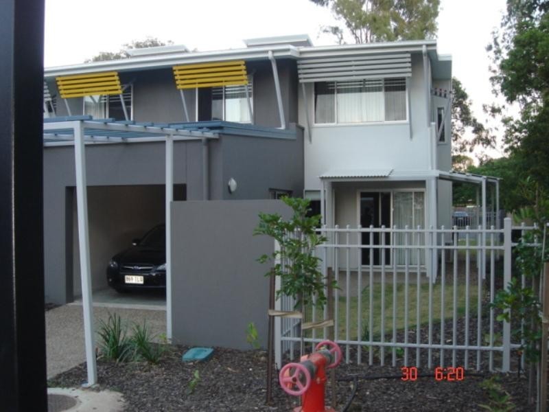 Unit 5/68 Pulgul Street, Urangan QLD 4655