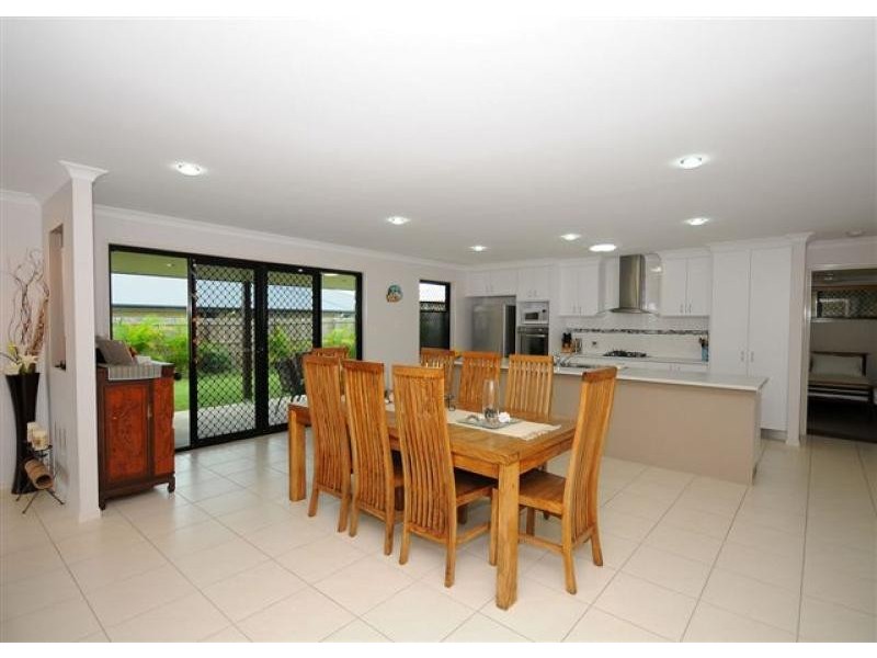 18 Beagle Avenue, Nikenbah QLD 4655