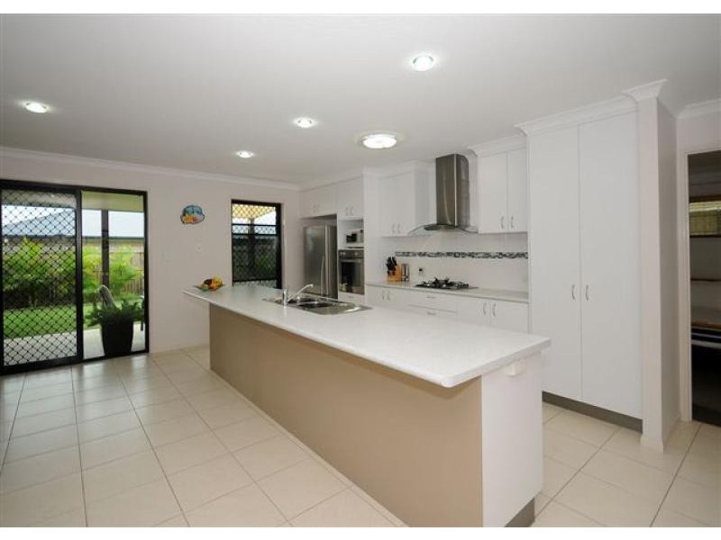 18 Beagle Avenue, Nikenbah QLD 4655