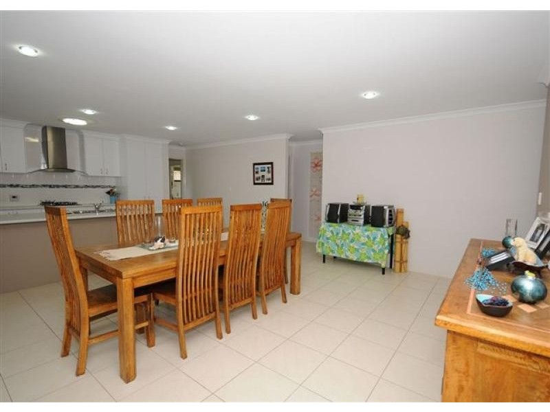 18 Beagle Avenue, Nikenbah QLD 4655