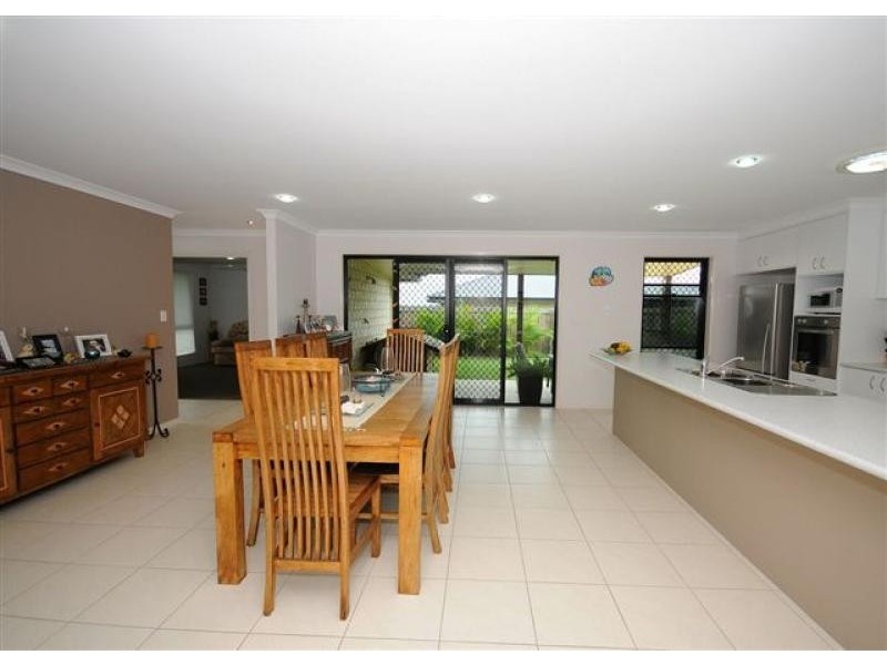 18 Beagle Avenue, Nikenbah QLD 4655