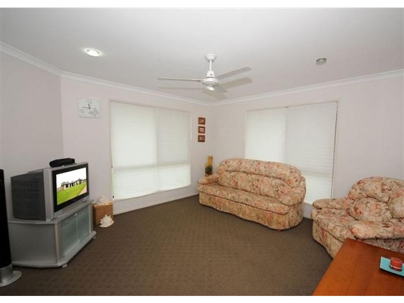 18 Beagle Avenue, Nikenbah QLD 4655