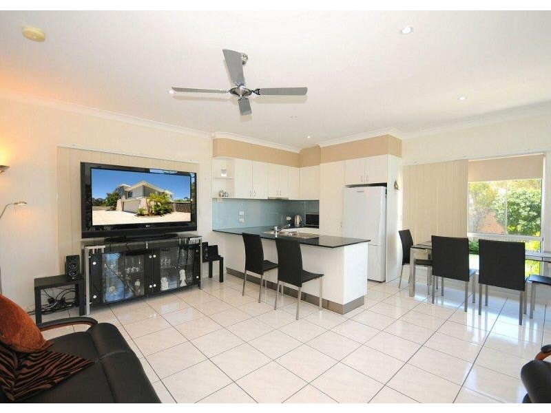 Unit 8/201 Torquay Terrace, Torquay QLD 4655