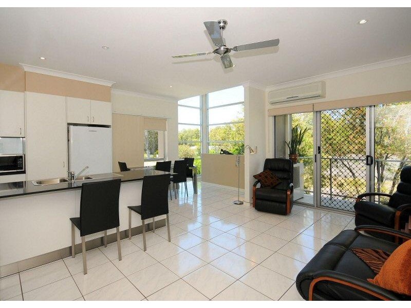 Unit 8/201 Torquay Terrace, Torquay QLD 4655