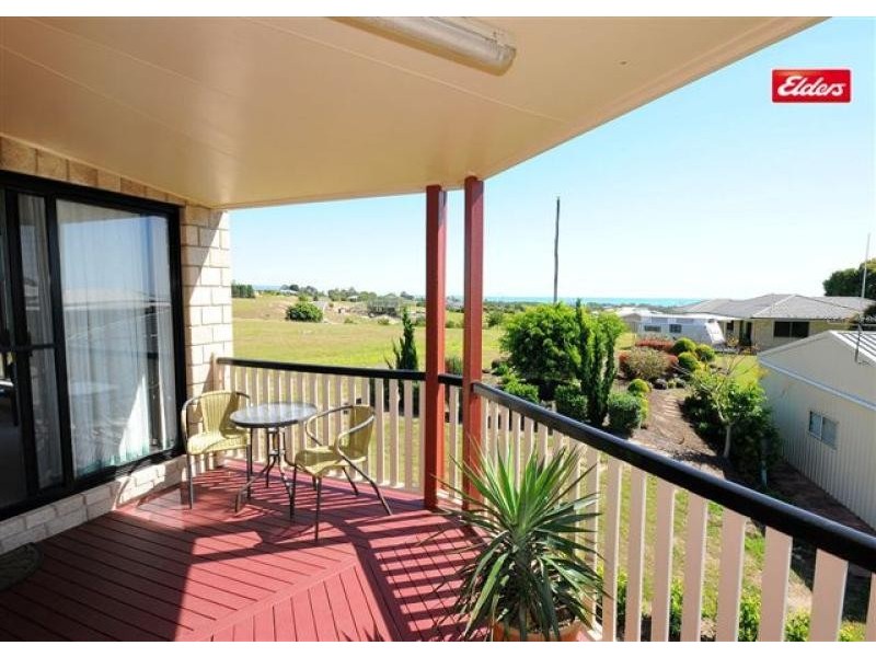 7 Highland Place, Craignish QLD 4655