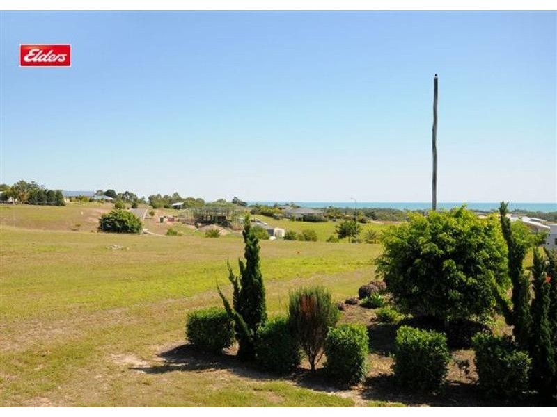 7 Highland Place, Craignish QLD 4655