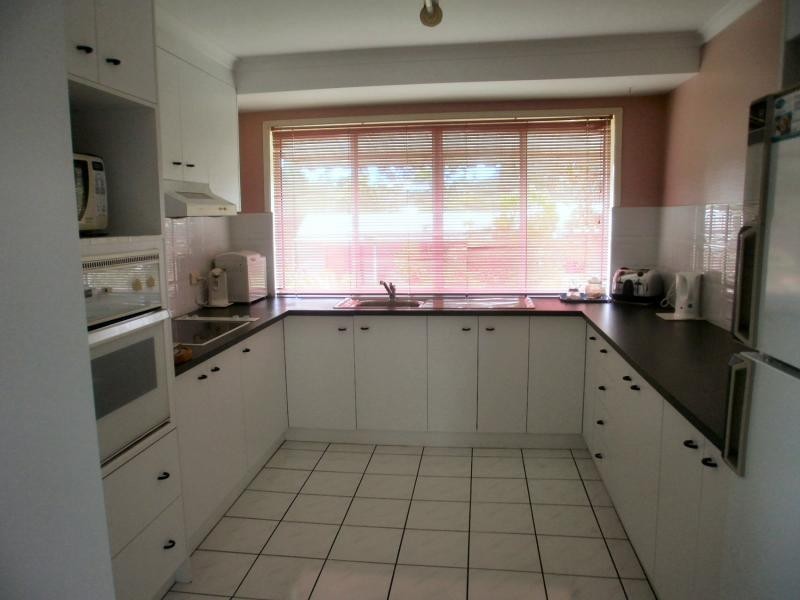 42 Karraschs Road, Dundowran QLD 4655