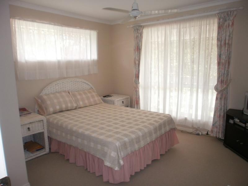 42 Karraschs Road, Dundowran QLD 4655