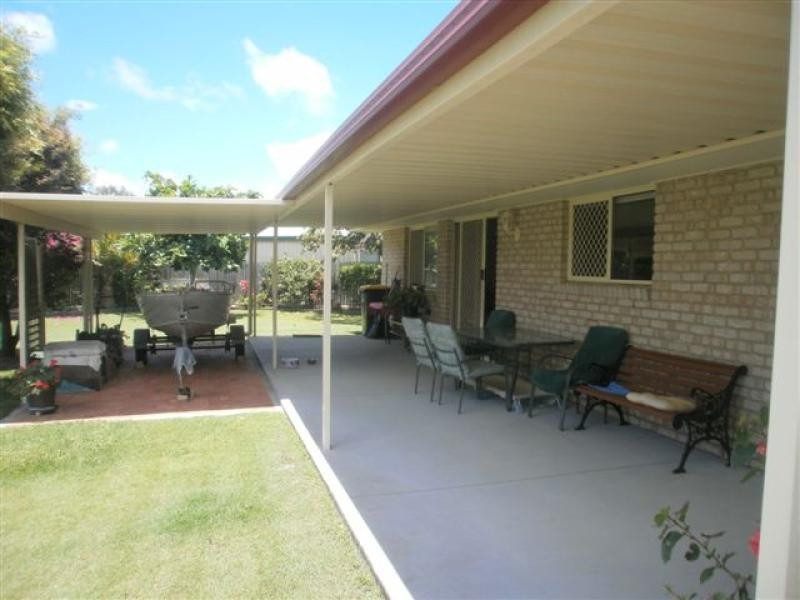 8 Sittella Close, Eli Waters QLD 4655