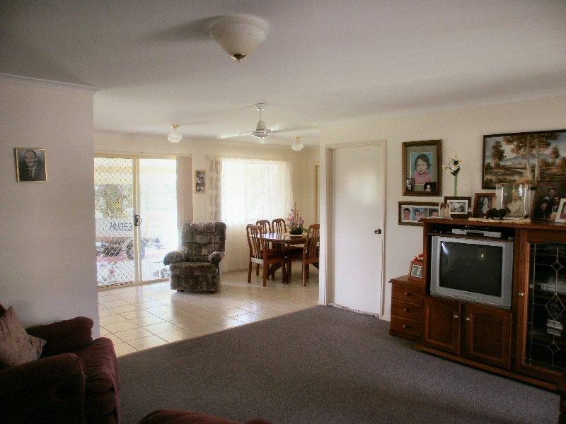 8 Sittella Close, Eli Waters QLD 4655