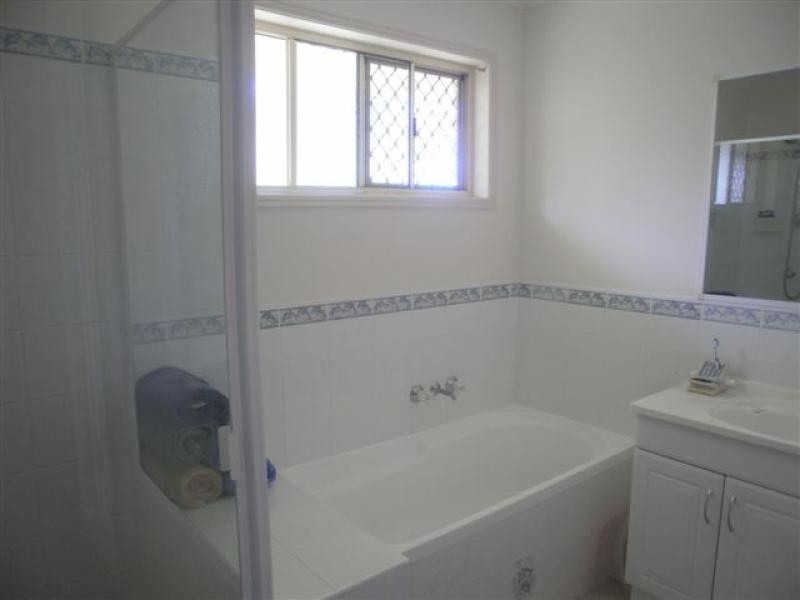 8 Sittella Close, Eli Waters QLD 4655