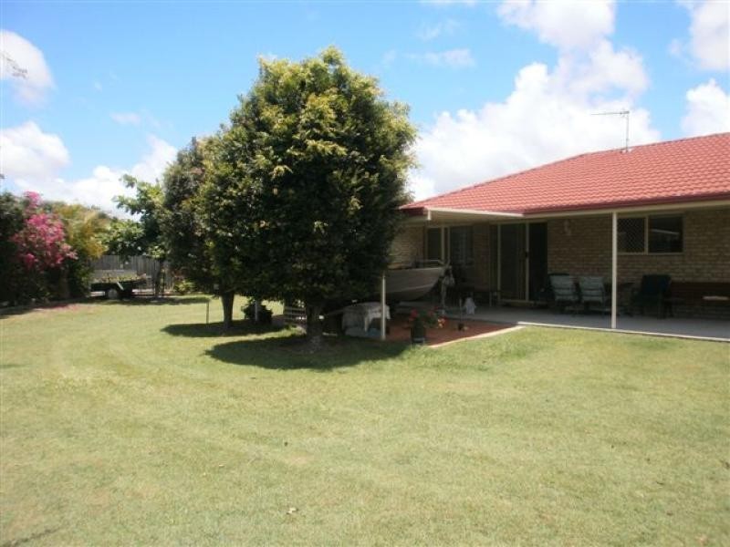 8 Sittella Close, Eli Waters QLD 4655