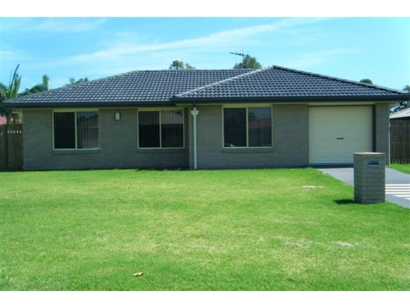 13 Sunny Way, Toogoom QLD 4655