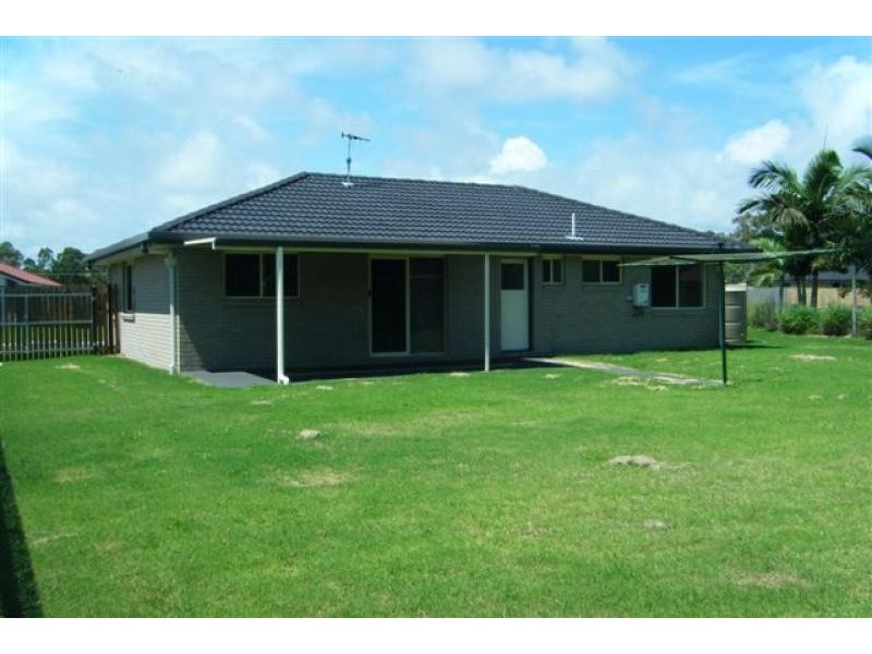13 Sunny Way, Toogoom QLD 4655