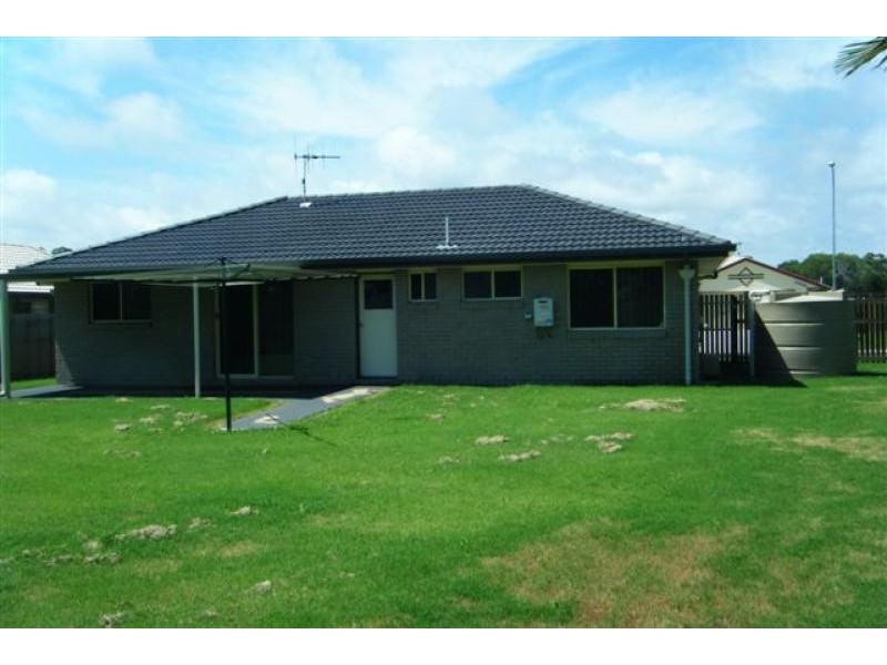 13 Sunny Way, Toogoom QLD 4655