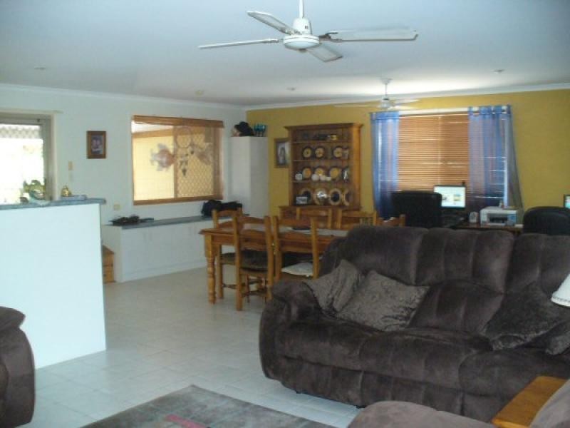 32 Banksia Park Drive, Scarness QLD 4655