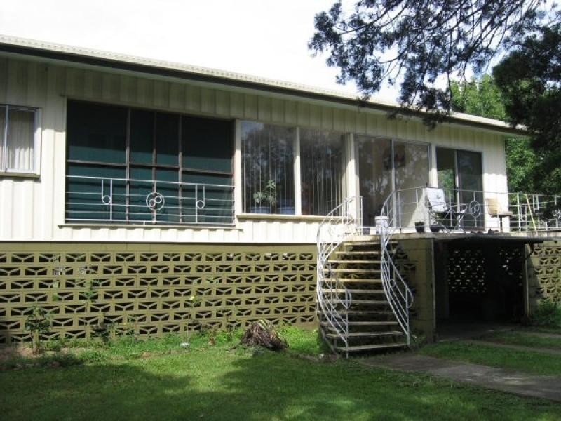 220 Esplanade, Pialba QLD 4655