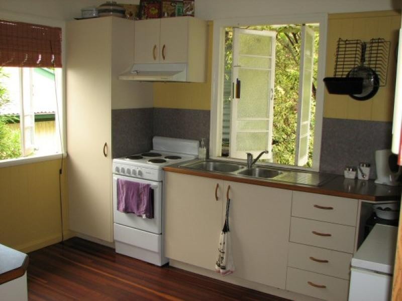9 Pine Street, Torquay QLD 4655