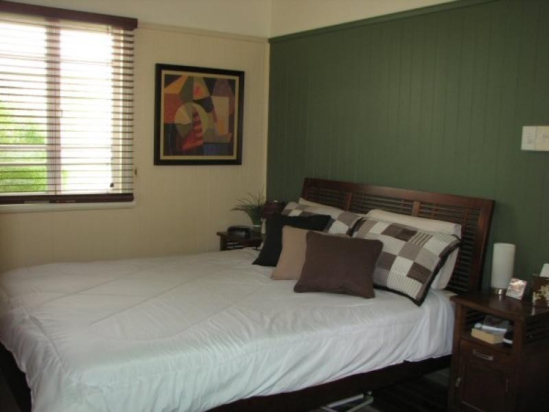 9 Pine Street, Torquay QLD 4655