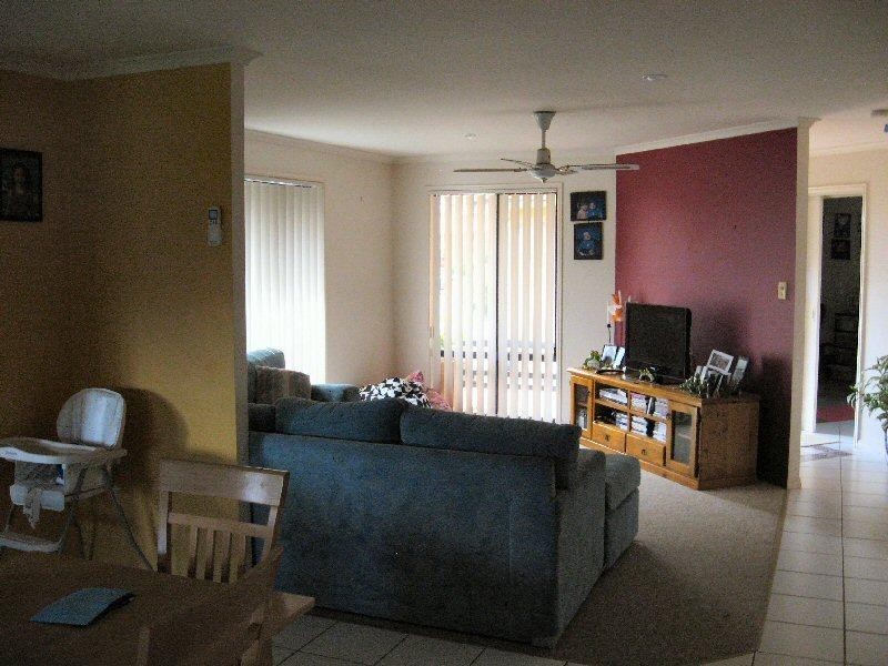 7 Cleo Court, Torquay QLD 4655