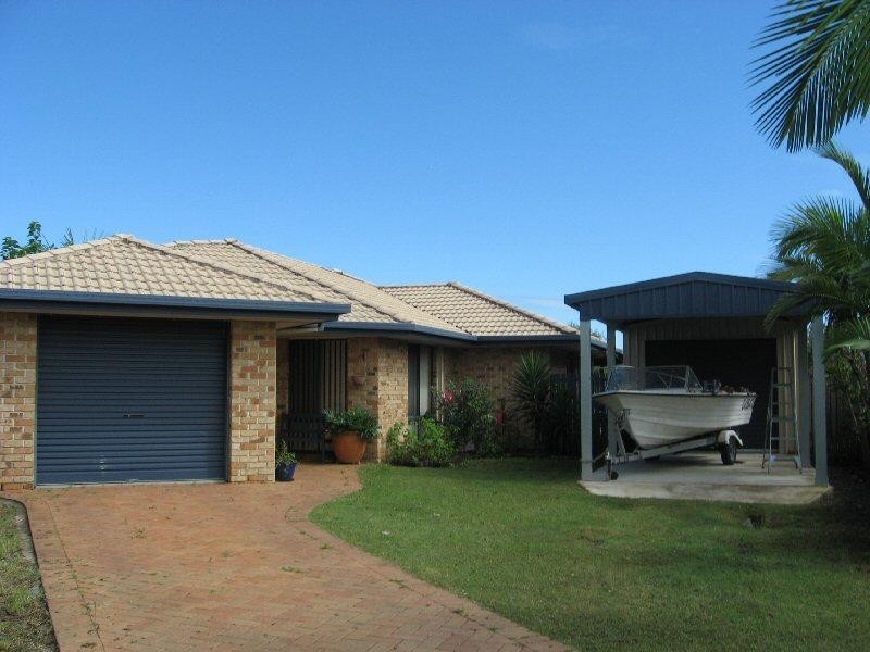 7 Cleo Court, Torquay QLD 4655