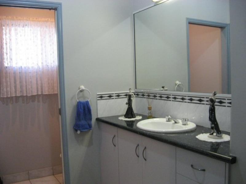 31 Finch Court, Walligan QLD 4655