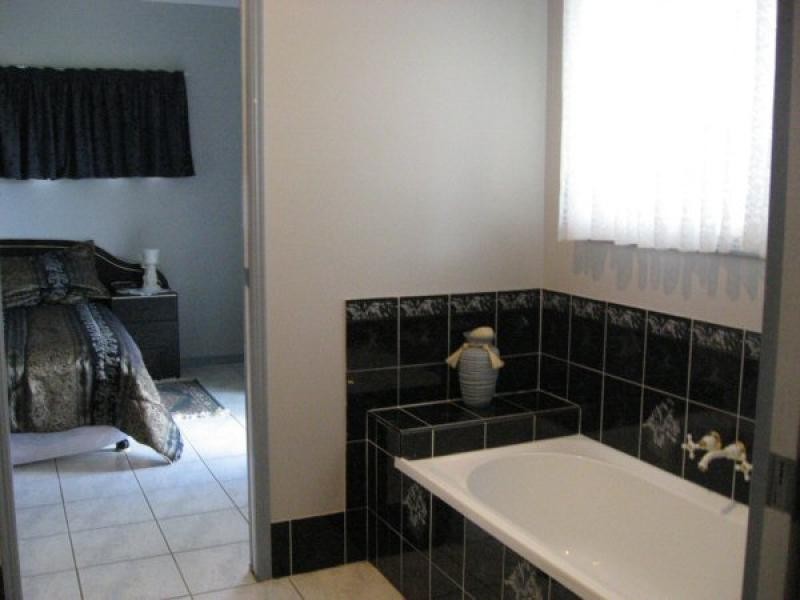 31 Finch Court, Walligan QLD 4655