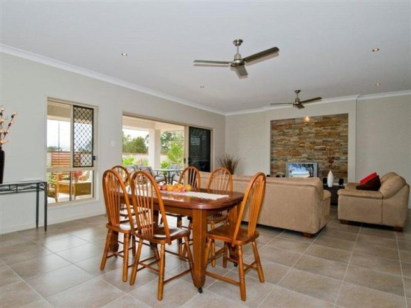 14 Oceanblue Boulevard, Pialba QLD 4655