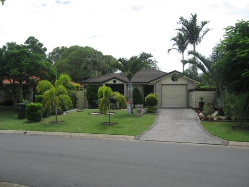 4 Jonwest Close, Torquay QLD 4655