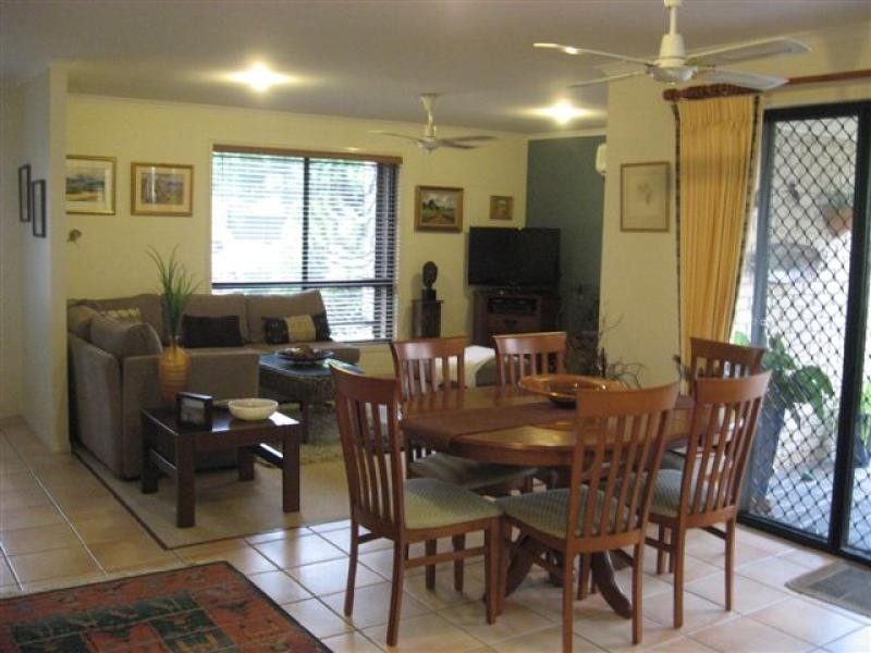 4 Jonwest Close, Torquay QLD 4655