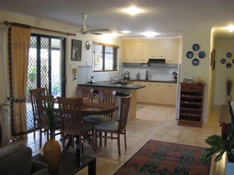 4 Jonwest Close, Torquay QLD 4655
