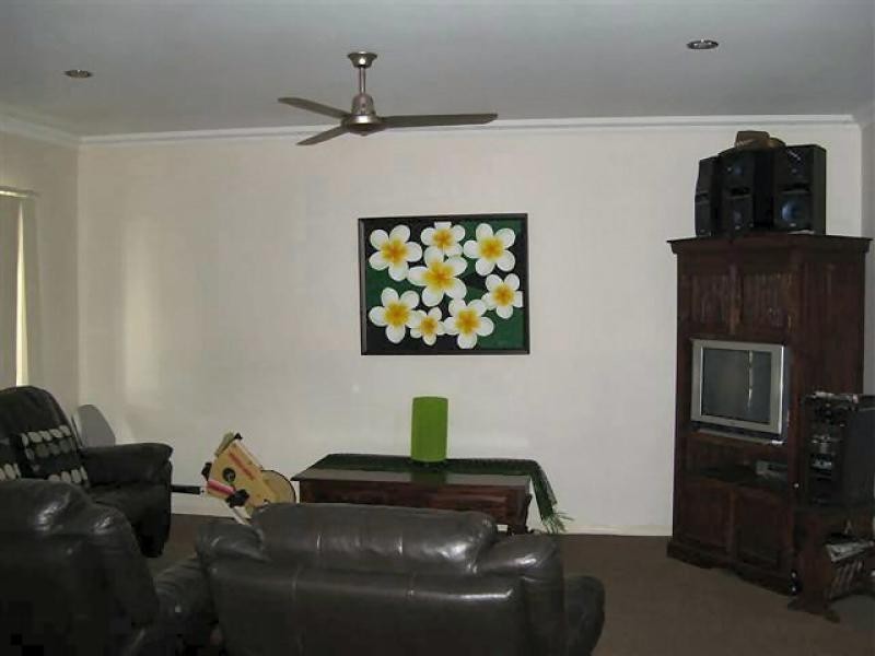 6 Grey Gum Court, Urraween QLD 4655