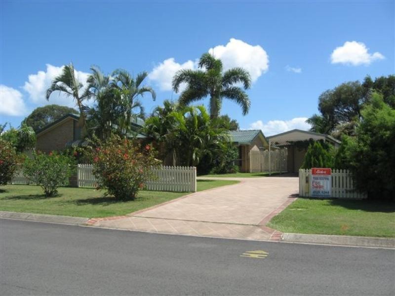 33 Aimee Drive, Urangan QLD 4655