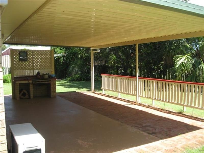 33 Aimee Drive, Urangan QLD 4655