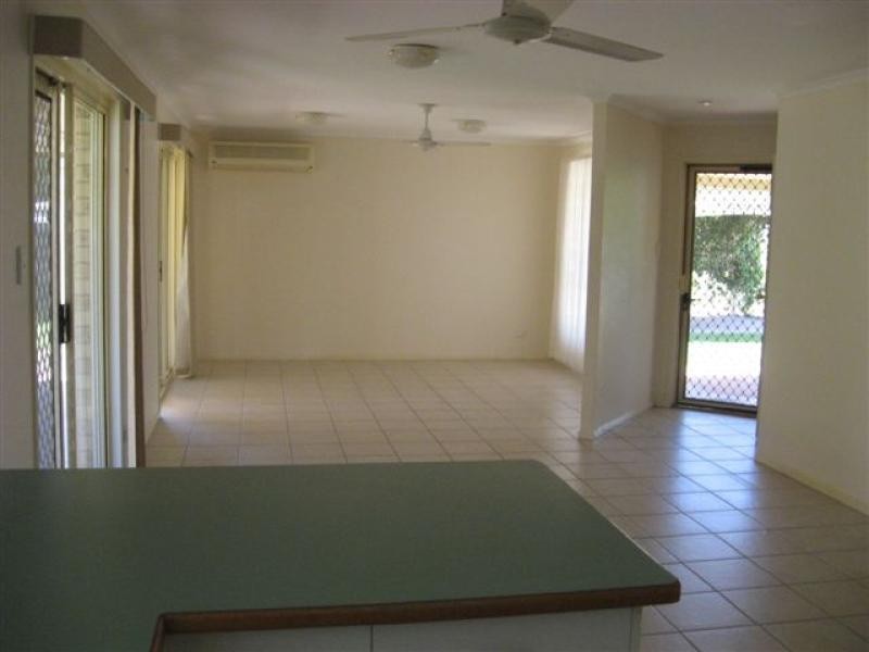 33 Aimee Drive, Urangan QLD 4655