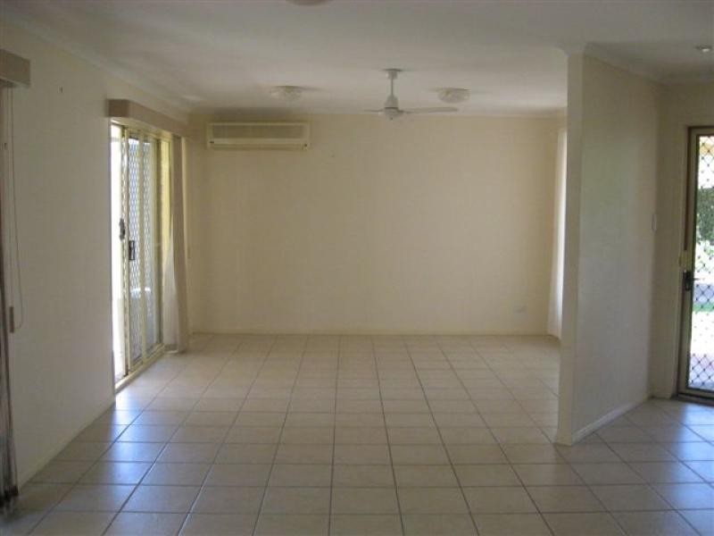 33 Aimee Drive, Urangan QLD 4655
