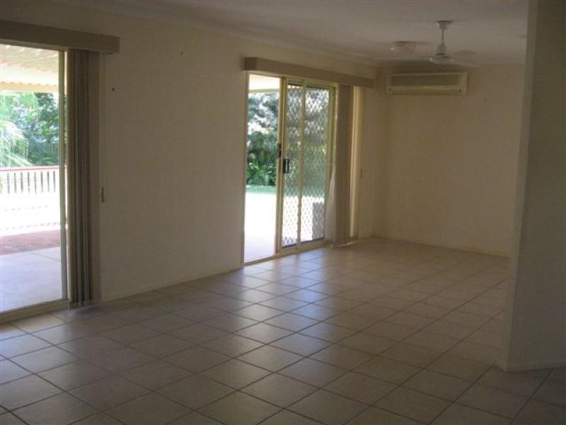 33 Aimee Drive, Urangan QLD 4655