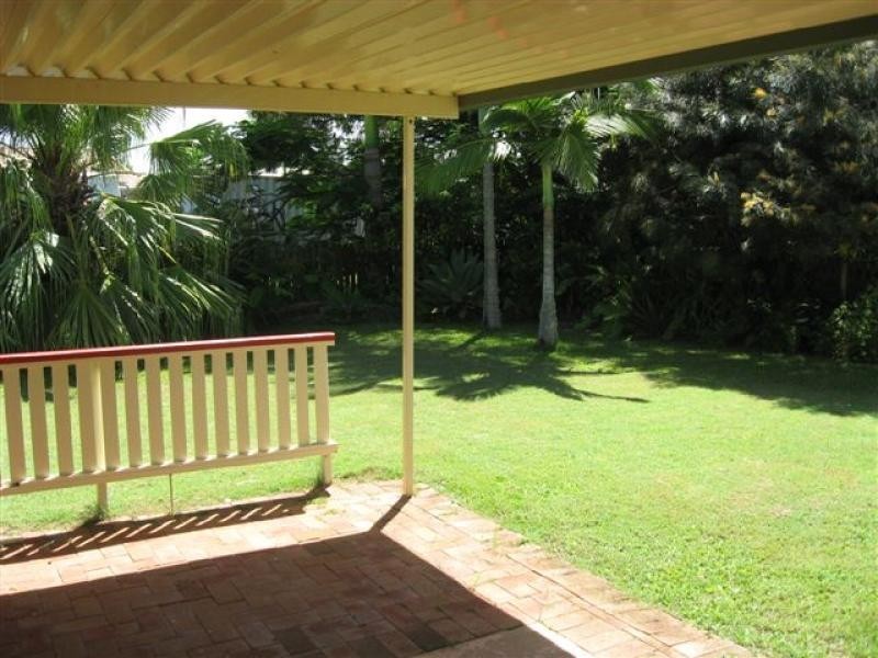 33 Aimee Drive, Urangan QLD 4655