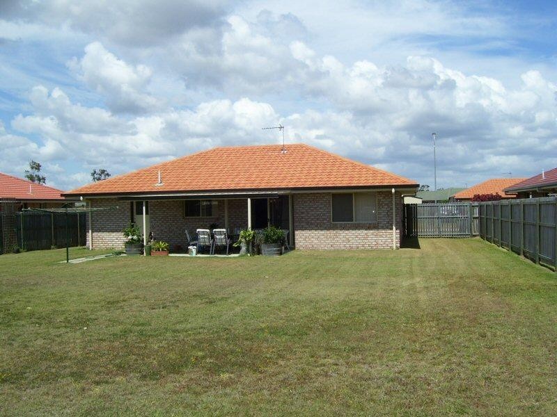 18 Kirton Road, Point Vernon QLD 4655