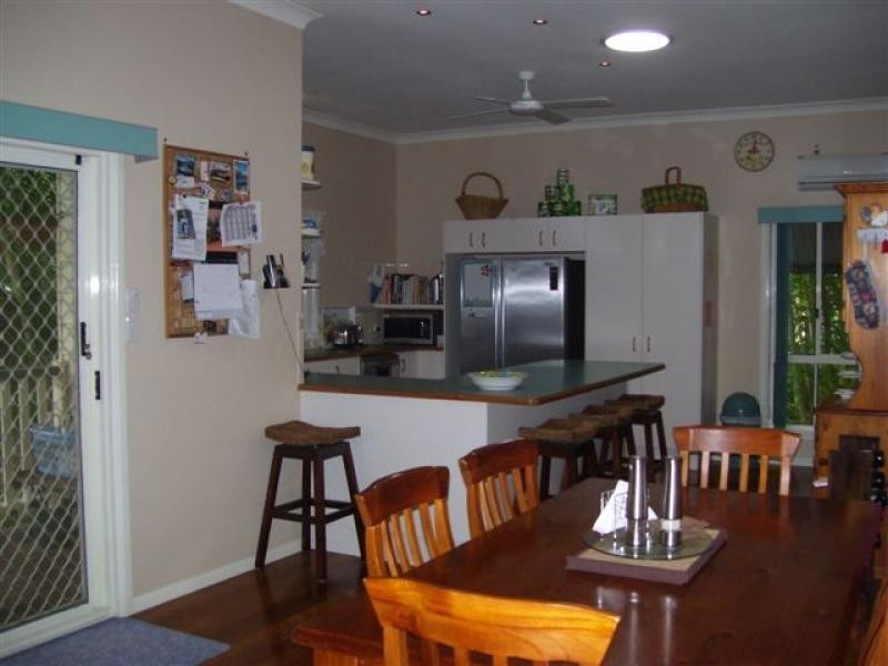 17 Windsor Way, Urraween QLD 4655