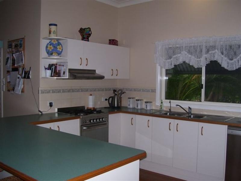 17 Windsor Way, Urraween QLD 4655