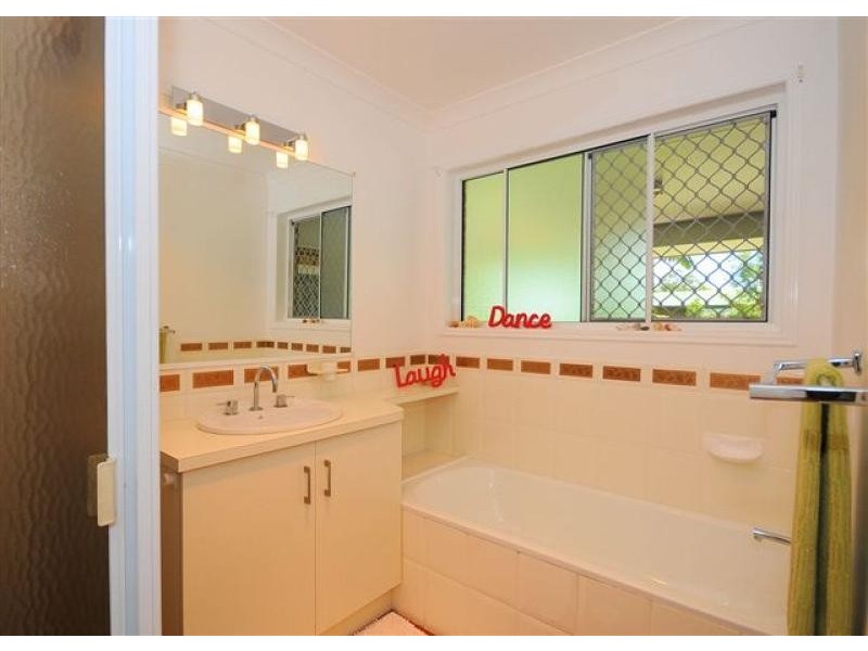 3 Rosewood Avenue, Wondunna QLD 4655