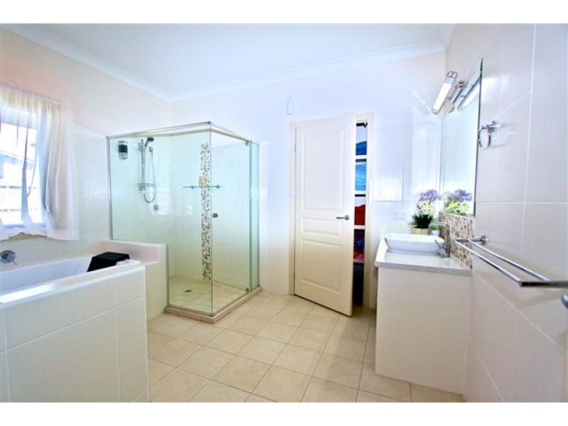 196 Gilston Road, Wondunna QLD 4655