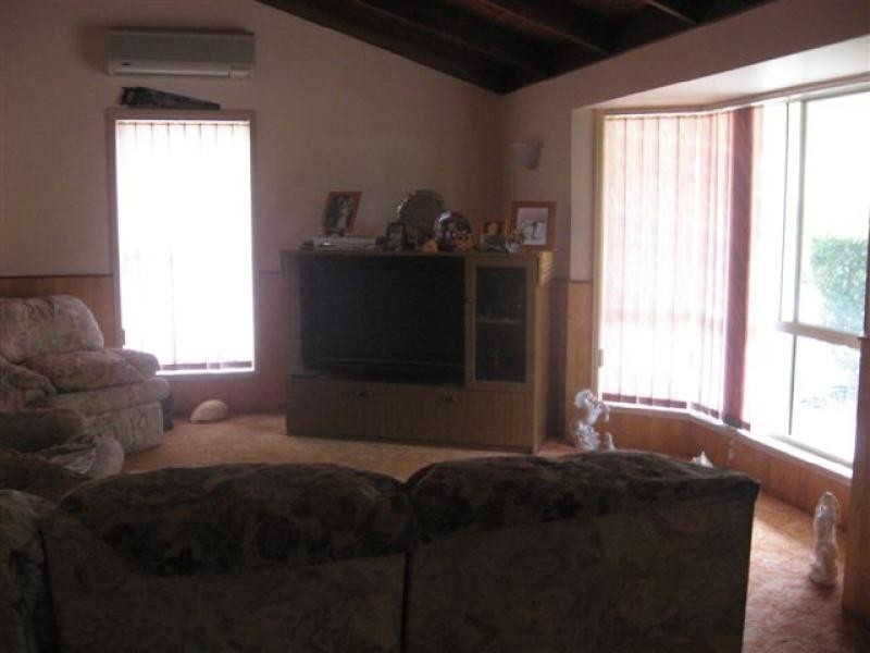 11 Lucyanne Court, Urangan QLD 4655